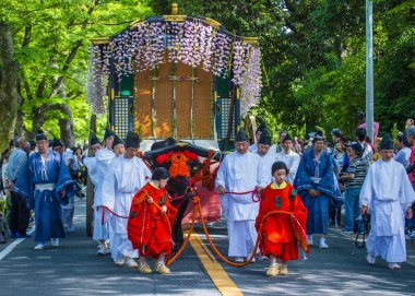 Kyoto - 15 Mayıs: Kyoto, Japonya üzerinde 15 Mayıs 2018 Aoi Matsuri katılımcılar. AOI Mastsuri tarihlerinde Kyoto, Japonya'da üç ana yıllık festivaller biridir
