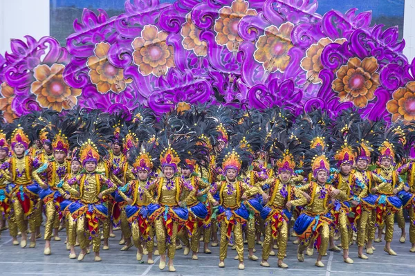 Cebu City, Filipinler - 21 Ocak: Katılımcılar Sinulog Festivali'nde Cebu city, Filipinler üzerinde 21 Ocak 2018. Sinulog Filipinler Santo Nino Katolik kutlamalar merkezidir