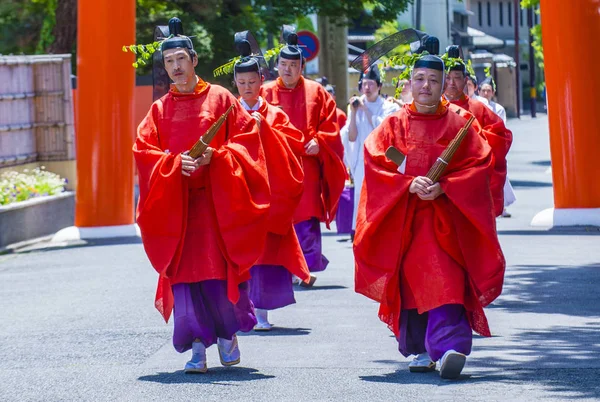 Kyoto - 15 Mayıs: Kyoto, Japonya üzerinde 15 Mayıs 2018 Aoi Matsuri katılımcılar. AOI Mastsuri tarihlerinde Kyoto, Japonya'da üç ana yıllık festivaller biridir