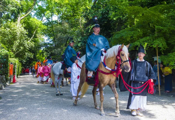 Kyoto - 15 Mayıs: Kyoto, Japonya üzerinde 15 Mayıs 2018 Aoi Matsuri katılımcılar. AOI Mastsuri tarihlerinde Kyoto, Japonya'da üç ana yıllık festivaller biridir
