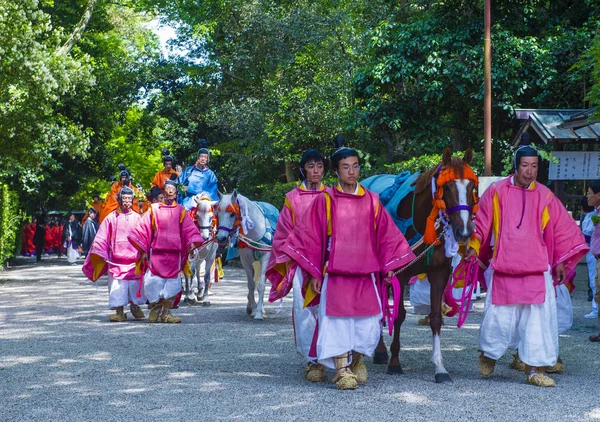 Kyoto - 15 Mayıs: Kyoto, Japonya üzerinde 15 Mayıs 2018 Aoi Matsuri katılımcılar. AOI Mastsuri tarihlerinde Kyoto, Japonya'da üç ana yıllık festivaller biridir