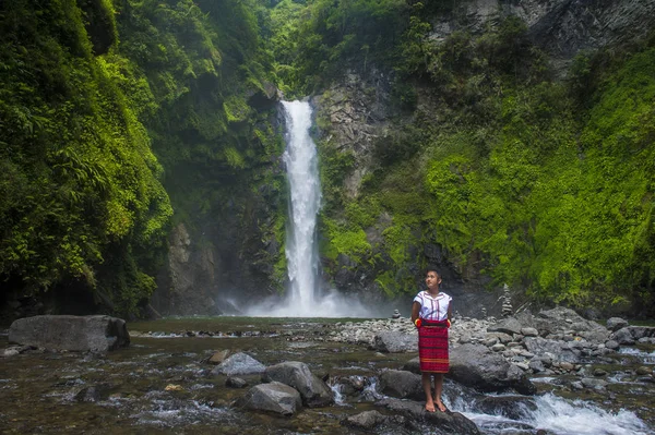 Batad Philippines Mai Fille Ifugao Minority Près Une Cascade Batad — Photo