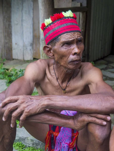 Banaue, Filipinler - Mayıs 02: Banaue 02 Mayıs 2018 Filipinler Ifugao azınlık bir adam portresi. Kuzey Filipinler dağların çoğunlukla canlı Ifugao azınlık