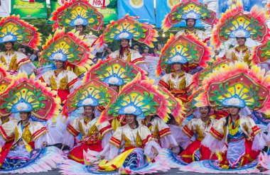 Manila, Filipinler - 27 Nisan: Aliwan fiesta üzerinde 27 Nisan 2018 Manila Filipinler katılımcılar. Aliwan Fiesta farklı kültürel festivaller Filipinler toplar yıllık bir olaydır