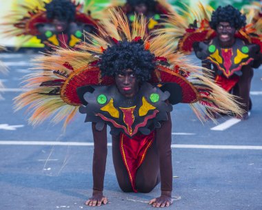 Manila, Filipinler - 27 Nisan: Aliwan fiesta üzerinde 27 Nisan 2018 Manila Filipinler katılımcılar. Aliwan Fiesta farklı kültürel festivaller Filipinler toplar yıllık bir olaydır