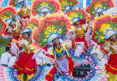 Manila, Filipinler - 27 Nisan: Aliwan fiesta üzerinde 27 Nisan 2018 Manila Filipinler katılımcılar. Aliwan Fiesta farklı kültürel festivaller Filipinler toplar yıllık bir olaydır