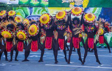 Manila, Filipinler - 27 Nisan: Aliwan fiesta üzerinde 27 Nisan 2018 Manila Filipinler katılımcılar. Aliwan Fiesta farklı kültürel festivaller Filipinler toplar yıllık bir olaydır