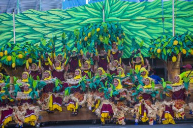 Manila, Filipinler - 27 Nisan: Aliwan fiesta üzerinde 27 Nisan 2018 Manila Filipinler katılımcılar. Aliwan Fiesta farklı kültürel festivaller Filipinler toplar yıllık bir olaydır