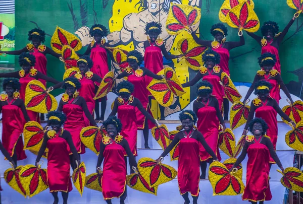 Manila, Filipinler - 27 Nisan: Aliwan fiesta üzerinde 27 Nisan 2018 Manila Filipinler katılımcılar. Aliwan Fiesta farklı kültürel festivaller Filipinler toplar yıllık bir olaydır