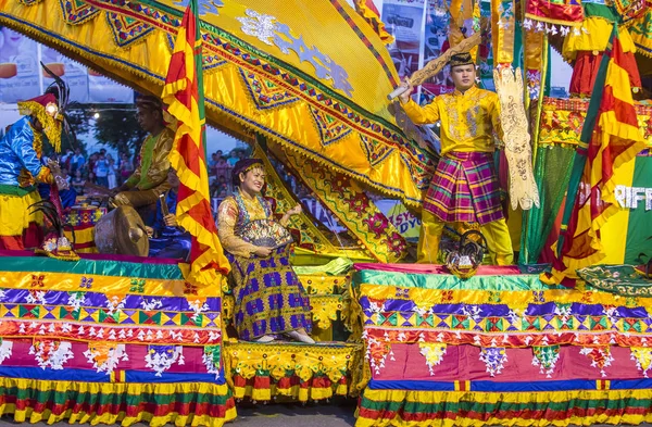 Manila, Filipinler - 27 Nisan: Aliwan fiesta üzerinde 27 Nisan 2018 Manila Filipinler katılımcılar. Aliwan Fiesta farklı kültürel festivaller Filipinler toplar yıllık bir olaydır