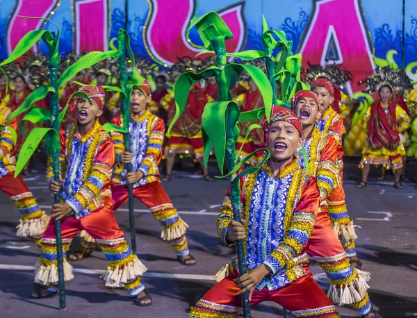Manila, Filipinler - 27 Nisan: Aliwan fiesta üzerinde 27 Nisan 2018 Manila Filipinler katılımcılar. Aliwan Fiesta farklı kültürel festivaller Filipinler toplar yıllık bir olaydır