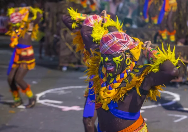 Manila, Filipinler - 27 Nisan: Aliwan fiesta üzerinde 27 Nisan 2018 Manila Filipinler katılımcılar. Aliwan Fiesta farklı kültürel festivaller Filipinler toplar yıllık bir olaydır