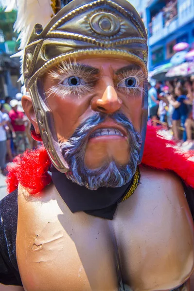 Boac, Filipinler - 30 Mart: Katılımcı Boac Marinduque adası Filipinler Moriones Festivali. Anualy kutsal hafta düzenlenen Moriones Festivali 
