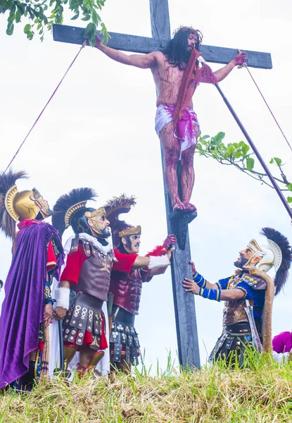 Boac, Filipinler - 30 Mart: Katılımcılar Boac Marinduque Moriones Festivali Türkiye ada. Anualy kutsal hafta düzenlenen Moriones Festivali 