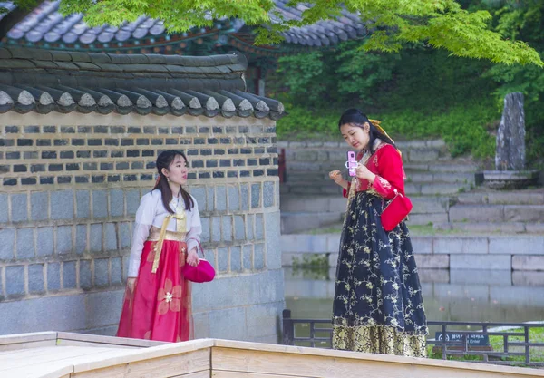 Seoul Maj Koreanska Kvinnor Bär Hanbok Klänning Seoul Korea Maj — Stockfoto