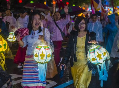 Seul - 10 Mayıs: Seul, Kore üzerinde 10 Mayıs 2018 bir geçit töreni sırasında Lotus Lantern Festivali katılımcılar. Festival Buda'nın Doğum kutlamasıdır