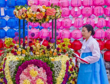 Seoul - 11 Mayıs: Banyo, Buda töreni sırasında Lotus Lantern Festivali Seul, Kore üzerinde 11 Mayıs 2018 festivalin bir Buda'nın Doğum kutlamasıdır