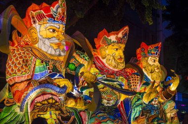 Seoul - 11 Mayıs: 11 Mayıs 2018 tarihinde Seoul Korea içinde Lotus fener Festival renkli fener dekorasyon cheonggyecheon akışı. Festival Buda'nın Doğum kutlamasıdır