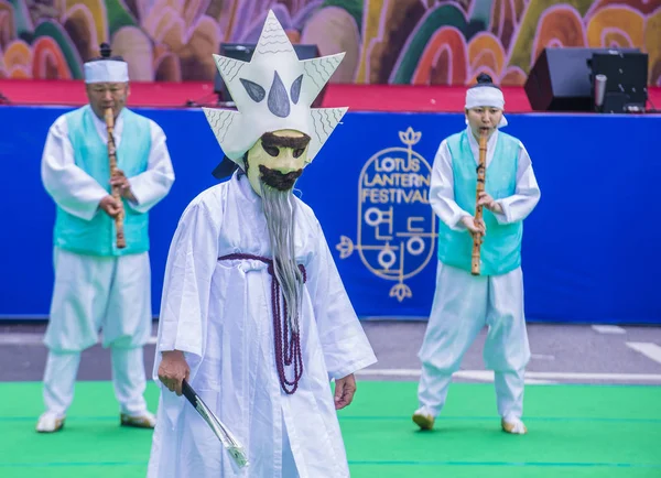 Seoul Maggio Partecipanti Uno Spettacolo Culturale Durante Lotus Lantern Festival — Foto Stock