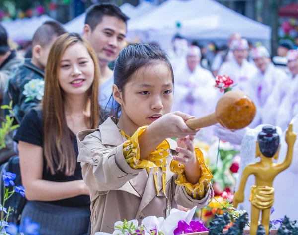 Seoul - 11 Mayıs: Banyo, Buda töreni sırasında Lotus Lantern Festivali Seul, Kore üzerinde 11 Mayıs 2018 festivalin bir Buda'nın Doğum kutlamasıdır