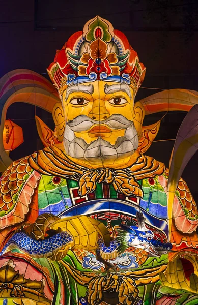 Seoul - 11 Mayıs: 11 Mayıs 2018 tarihinde Seoul Korea içinde Lotus fener Festival renkli fener dekorasyon cheonggyecheon akışı. Festival Buda'nın Doğum kutlamasıdır