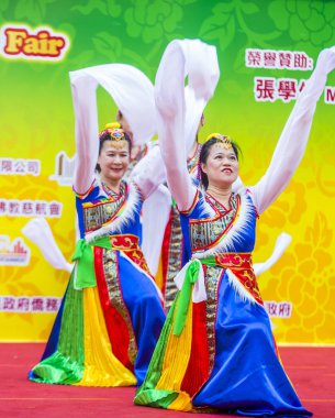 Hong Kong - Mart 04: 14 Tai Kok Tsui tapınağın üzerinde 04 Mart 2018 Hong Kong'da Fuar katılımcıları. Tapınak Fuar her yıl düzenlenen bir Çin kültürel olaydır 