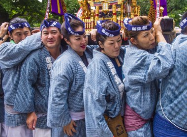 Tokyo - 19 Mayıs: Tokyo, Japonya üzerinde 19 Mayıs 2018 Kanda Matsuri katılımcılar. Kanda Matsuri Tokyo, Japonya'nın üç ana festivaller biridir