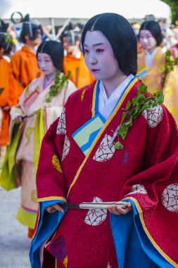 Kyoto - 15 Mayıs: Kyoto, Japonya üzerinde 15 Mayıs 2018 Aoi Matsuri katılımcılar. AOI Mastsuri tarihlerinde Kyoto, Japonya'da üç ana yıllık festivaller biridir