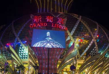 Macau - Mart 07: Lisboa hotel ve casino üzerinde 07 Mart 2018 Macau dış. 1970'te otel açtı ve toplam 2,362 oda var
