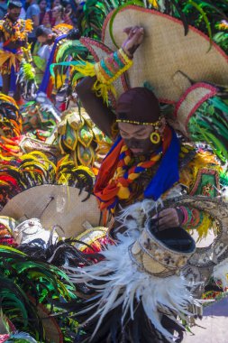 Manila, Filipinler - 27 Nisan: Aliwan fiesta Manila Filipinler üzerinde 27 Nisan 2018 yılında katılımcı. Aliwan Fiesta farklı kültürel festivaller Filipinler toplar yıllık bir olaydır