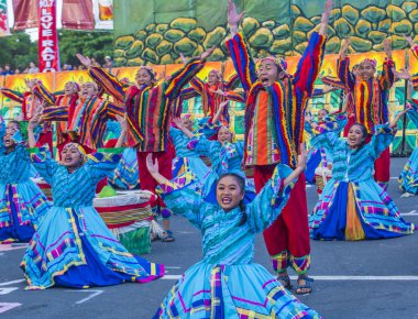 Manila, Filipinler - 27 Nisan: Aliwan fiesta üzerinde 27 Nisan 2018 Manila Filipinler katılımcılar. Aliwan Fiesta farklı kültürel festivaller Filipinler toplar yıllık bir olaydır