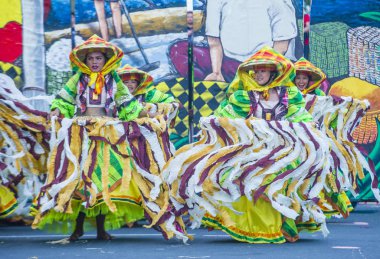 Manila, Filipinler - 27 Nisan: Aliwan fiesta üzerinde 27 Nisan 2018 Manila Filipinler katılımcılar. Aliwan Fiesta farklı kültürel festivaller Filipinler toplar yıllık bir olaydır