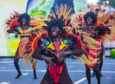 Manila, Filipinler - 27 Nisan: Aliwan fiesta üzerinde 27 Nisan 2018 Manila Filipinler katılımcılar. Aliwan Fiesta farklı kültürel festivaller Filipinler toplar yıllık bir olaydır