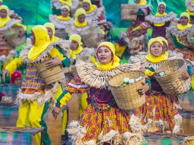 Manila, Filipinler - 27 Nisan: Aliwan fiesta üzerinde 27 Nisan 2018 Manila Filipinler katılımcılar. Aliwan Fiesta farklı kültürel festivaller Filipinler toplar yıllık bir olaydır