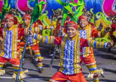 Manila, Filipinler - 27 Nisan: Aliwan fiesta üzerinde 27 Nisan 2018 Manila Filipinler katılımcılar. Aliwan Fiesta farklı kültürel festivaller Filipinler toplar yıllık bir olaydır