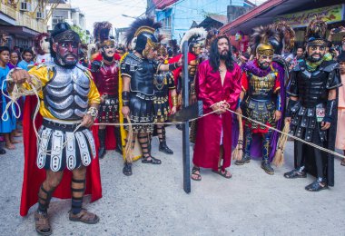 Boac, Filipinler - 30 Mart: Katılımcılar Boac Marinduque Moriones Festivali Türkiye ada. Anualy kutsal hafta düzenlenen Moriones Festivali 