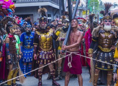 Boac, Filipinler - 30 Mart: Katılımcılar Boac Marinduque Moriones Festivali Türkiye ada. Anualy kutsal hafta düzenlenen Moriones Festivali 