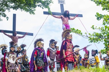 Boac, Filipinler - 30 Mart: Katılımcılar Boac Marinduque Moriones Festivali Türkiye ada. Anualy kutsal hafta düzenlenen Moriones Festivali 