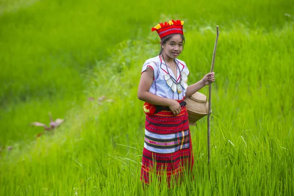 Banaue Filipiny Maja Kobieta Ifugao Mniejszości Pobliżu Tarasy Ryżowe Banaue — Zdjęcie stockowe