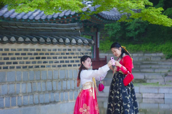Seoul Maj Koreanska Kvinnor Bär Hanbok Klänning Seoul Korea Maj — Stockfoto