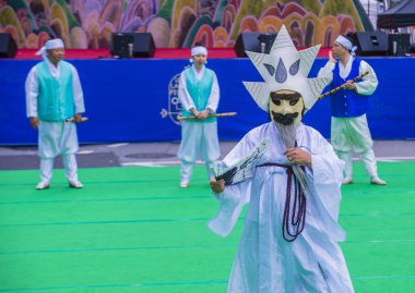 Seoul - 10 Mayıs: Katılımcılar bir kültür performans Lotus Lantern Festivali Seul, Kore üzerinde 10 Mayıs 2018 sırasında festivalin bir Buda'nın Doğum kutlamasıdır