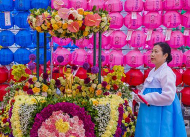 Seoul - 11 Mayıs: Banyo, Buda töreni sırasında Lotus Lantern Festivali Seul, Kore üzerinde 11 Mayıs 2018 festivalin bir Buda'nın Doğum kutlamasıdır