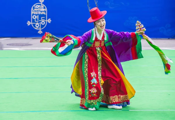 Seoul Mei Deelnemer Een Cultuur Prestaties Tijdens Lotus Lantern Festival — Stockfoto