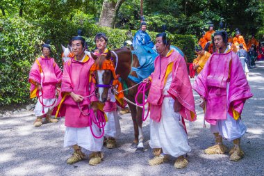 Kyoto - 15 Mayıs: Kyoto, Japonya üzerinde 15 Mayıs 2018 Aoi Matsuri katılımcılar. AOI Mastsuri tarihlerinde Kyoto, Japonya'da üç ana yıllık festivaller biridir
