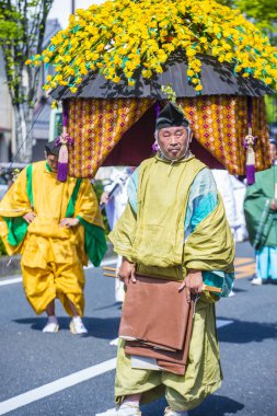 Kyoto - 15 Mayıs: Kyoto, Japonya üzerinde 15 Mayıs 2018 Aoi Matsuri katılımcılar. AOI Mastsuri tarihlerinde Kyoto, Japonya'da üç ana yıllık festivaller biridir