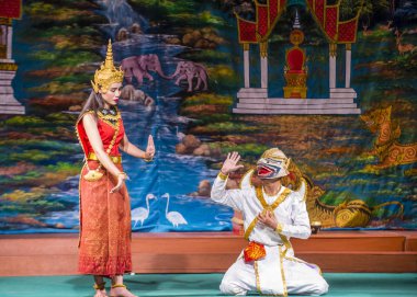 Luang Prabang, Laos - 10 Ağustos: Laos dansçılar Kraliyet Bale Tiyatrosu Luang Prabang Laos üzerinde 10 Ağustos 2018 gerçekleştirmek. 