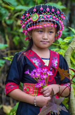 Bam Na Ouan, Laos - Ağustos 13: Bam Na Ouan köyü Laos üzerinde 13 Ağustos 2018 Hmong azınlıkta kızdan. Hmong azınlık Laos 49 etnik gruplarından biridir 