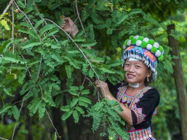 Bam Na Ouan, Laos - Ağustos 13: Bam Na Ouan köyü Laos üzerinde 13 Ağustos 2018 Hmong azınlıkta kızdan. Hmong azınlık Laos 49 etnik gruplarından biridir 