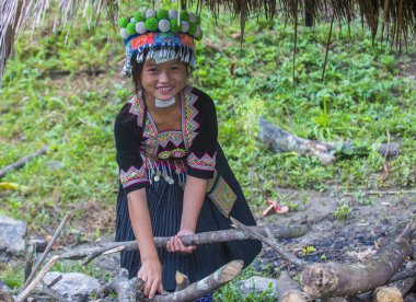 Bam Na Ouan, Laos - Ağustos 13: Bam Na Ouan köyü Laos üzerinde 13 Ağustos 2018 Hmong azınlıkta kızdan. Hmong azınlık Laos 49 etnik gruplarından biridir 