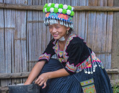 Bam Na Ouan, Laos - Ağustos 13: Bam Na Ouan köyü Laos üzerinde 13 Ağustos 2018 Hmong azınlıkta kızdan. Hmong azınlık Laos 49 etnik gruplarından biridir 